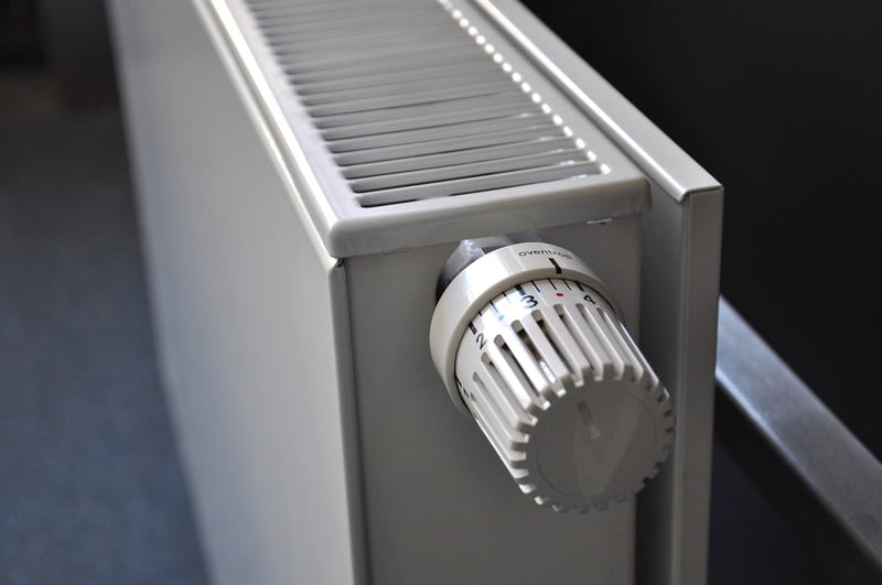 Installer un thermostat connecté pièce par pièce : le guide malin